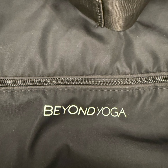Beyond Yoga Convertible Gym Bag - Black‎ - Picture 2 of 11